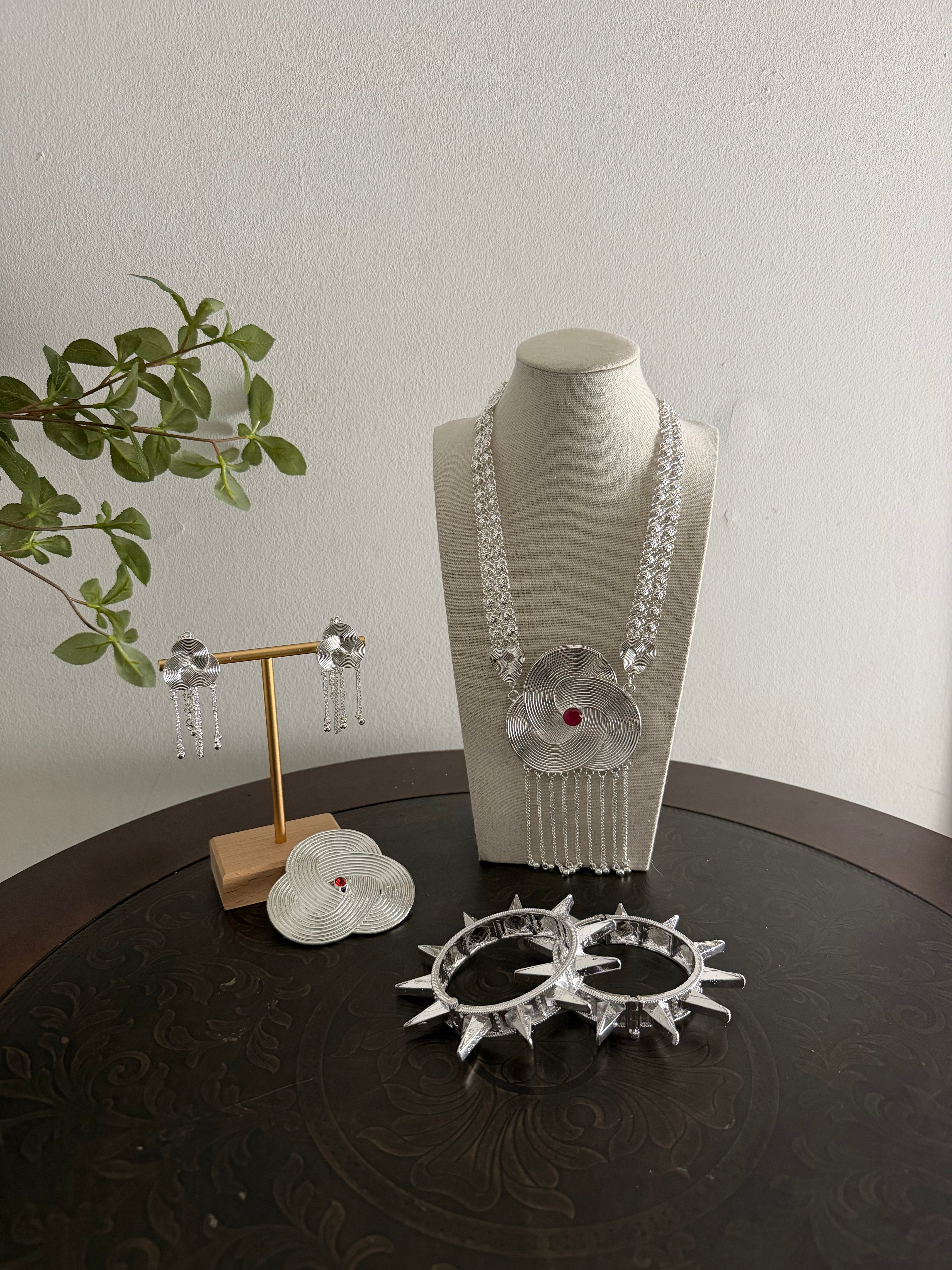 Traditional Silver Bunchat Ornament set