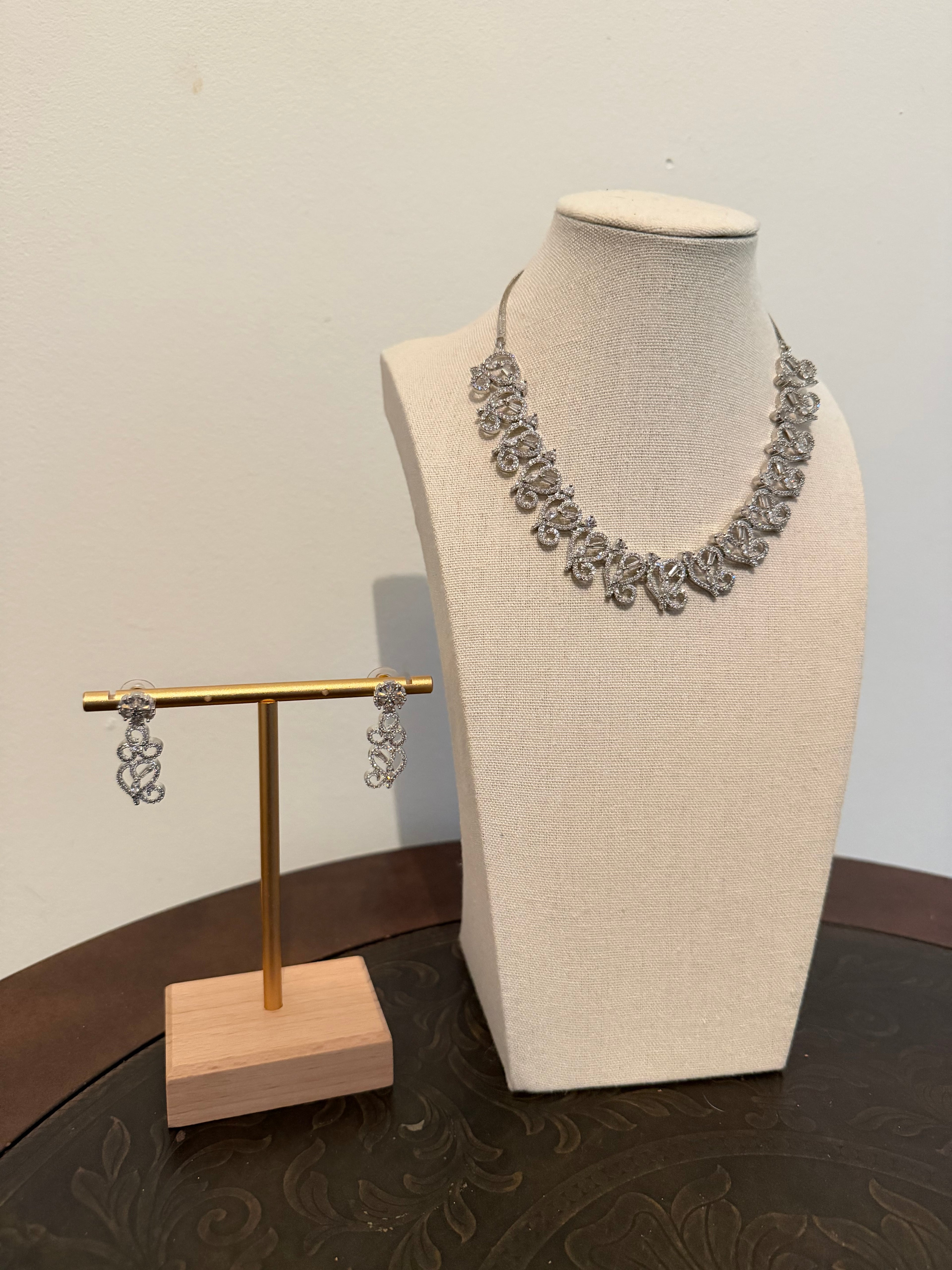 AD Necklace Set