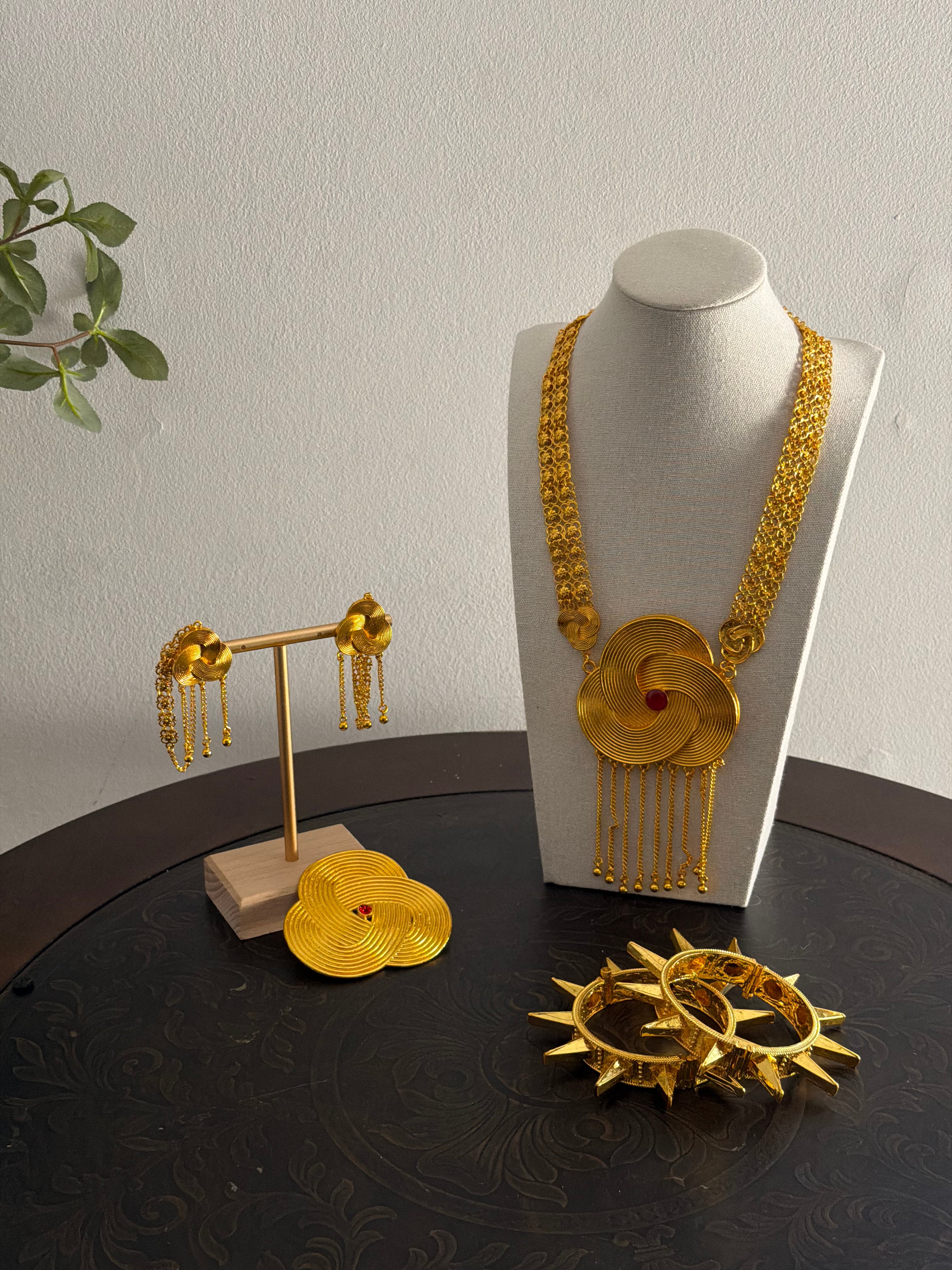 Traditional Gold Bunchat Ornament set