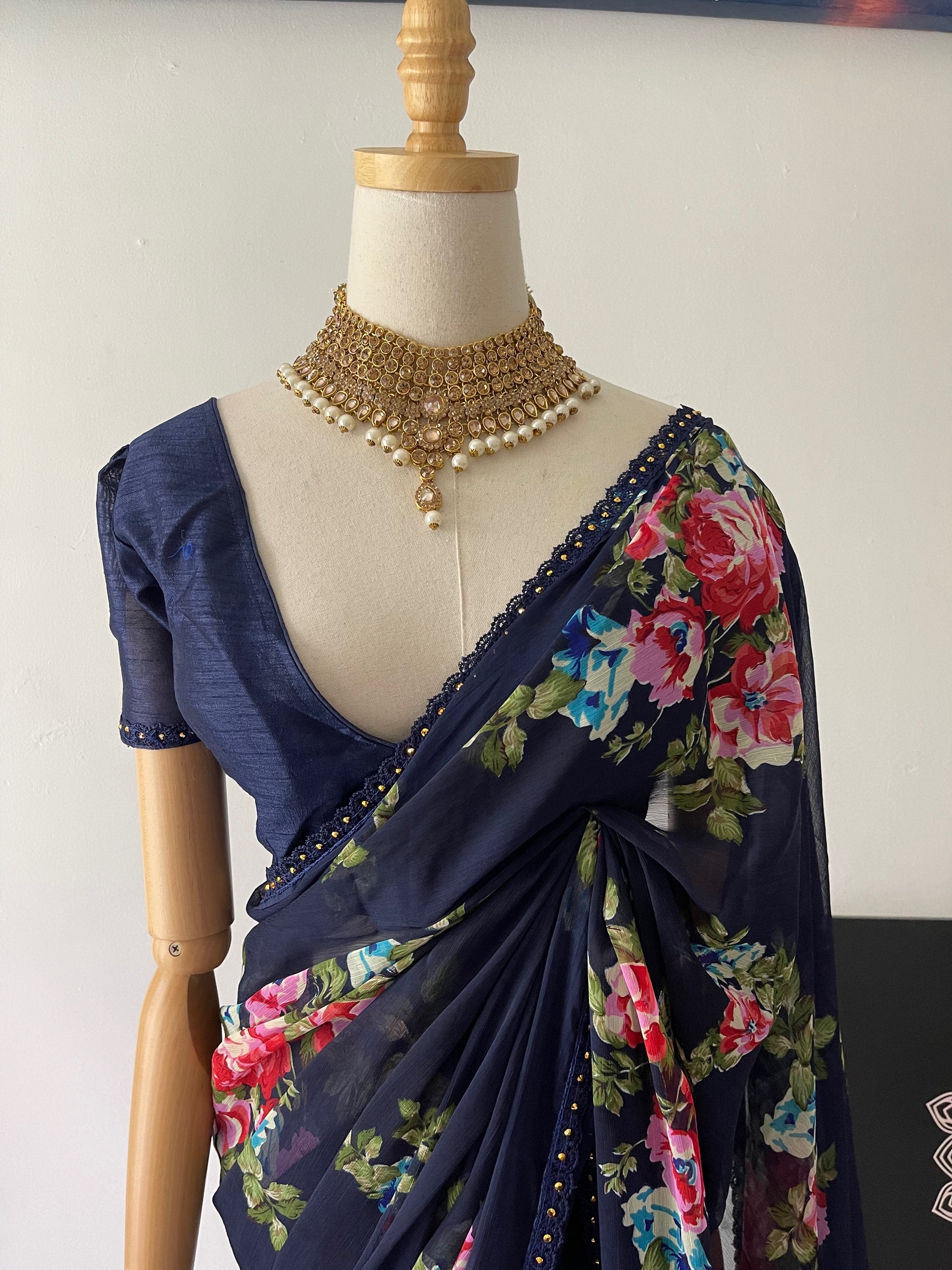 HE SAREE SET image 1
