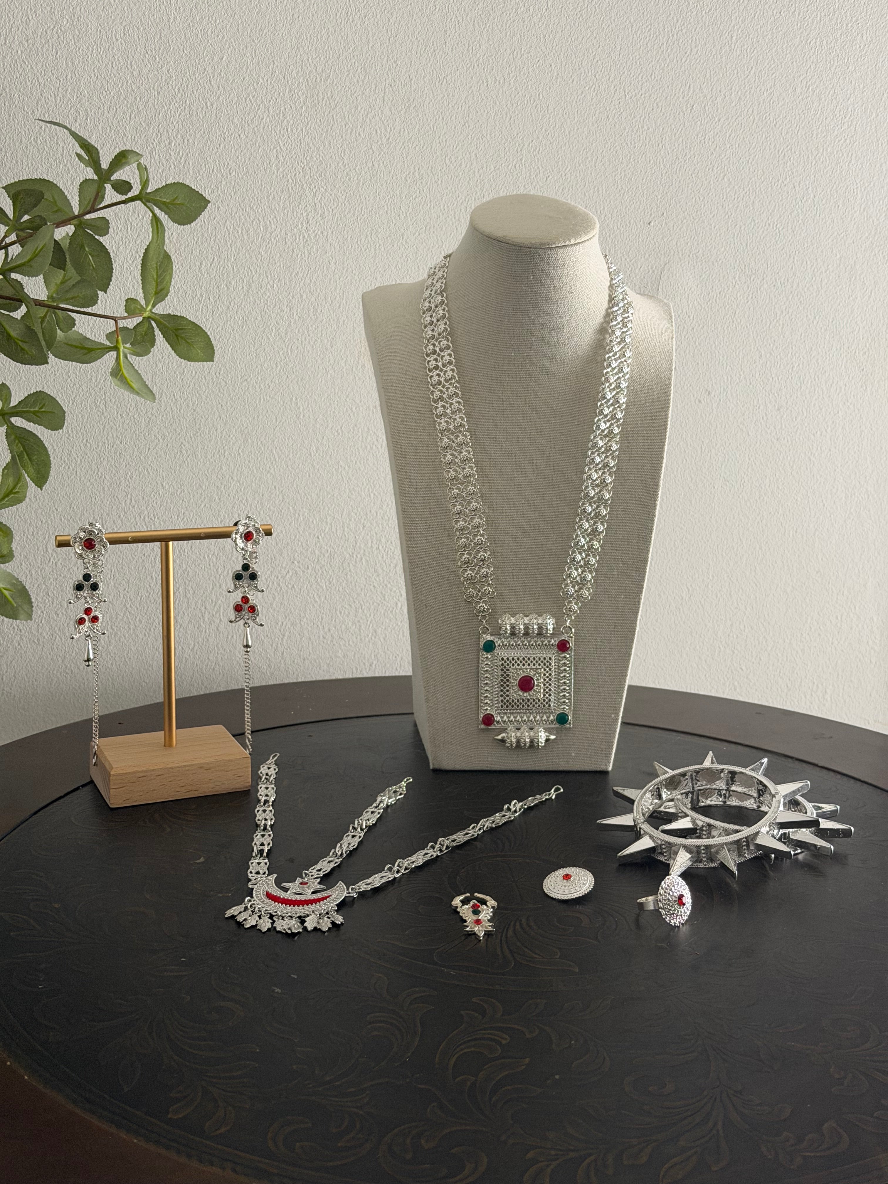 Traditional Jewelry Set