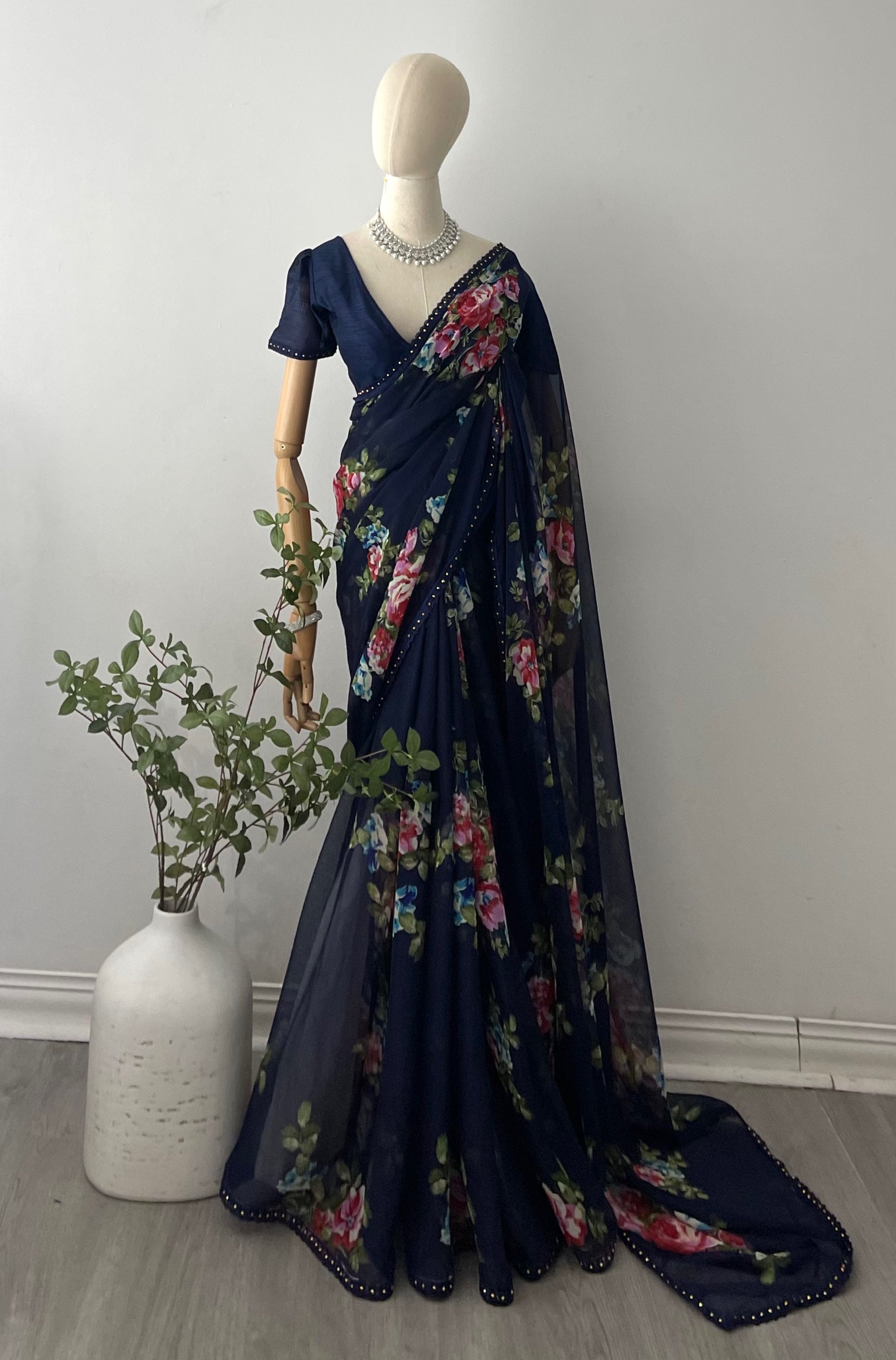 HE SAREE SET image 2