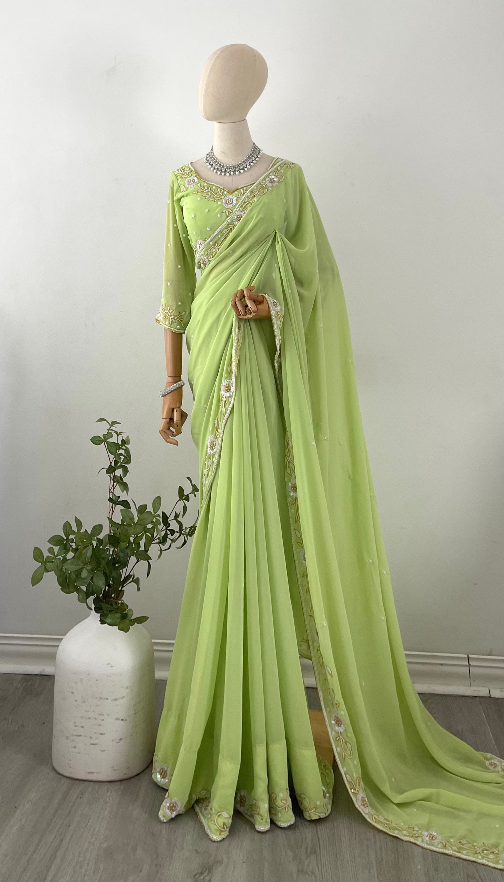 The Handwork Saree Set image 2