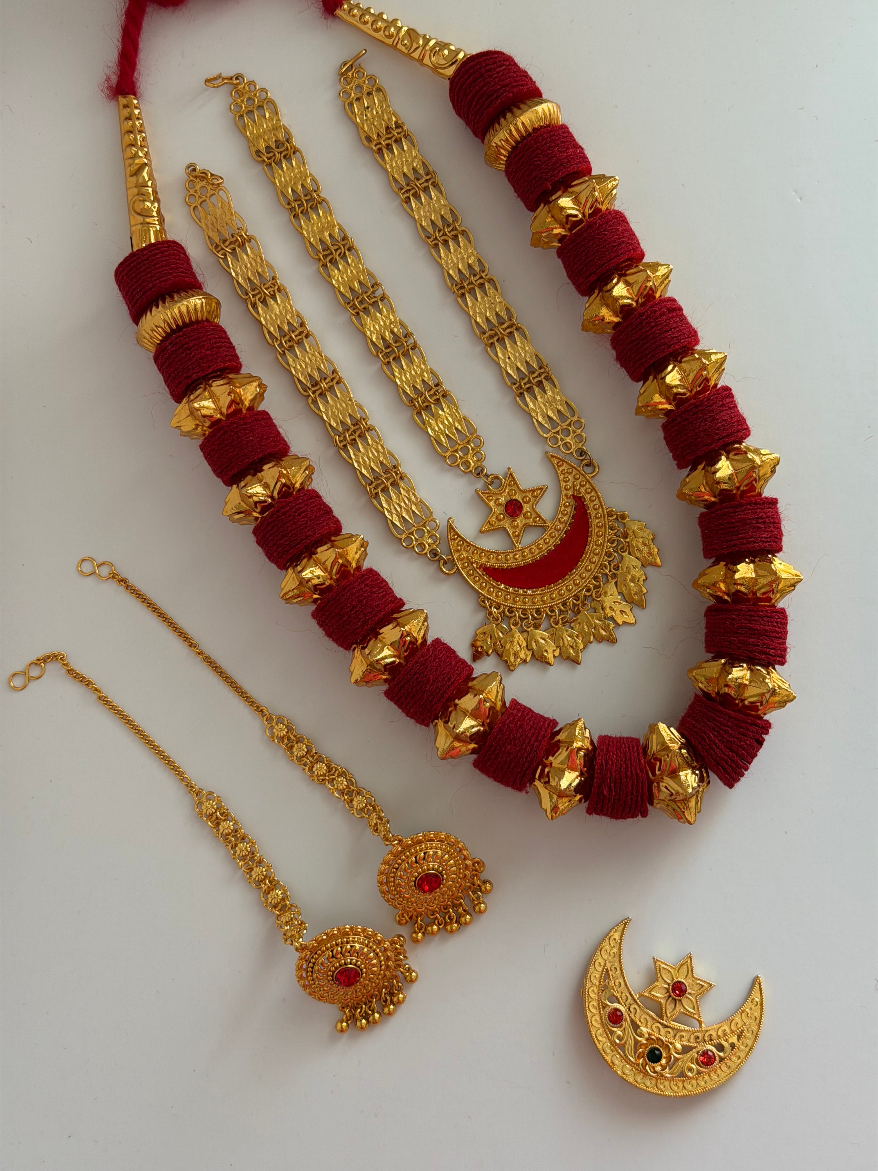 Traditional Jewelry Set