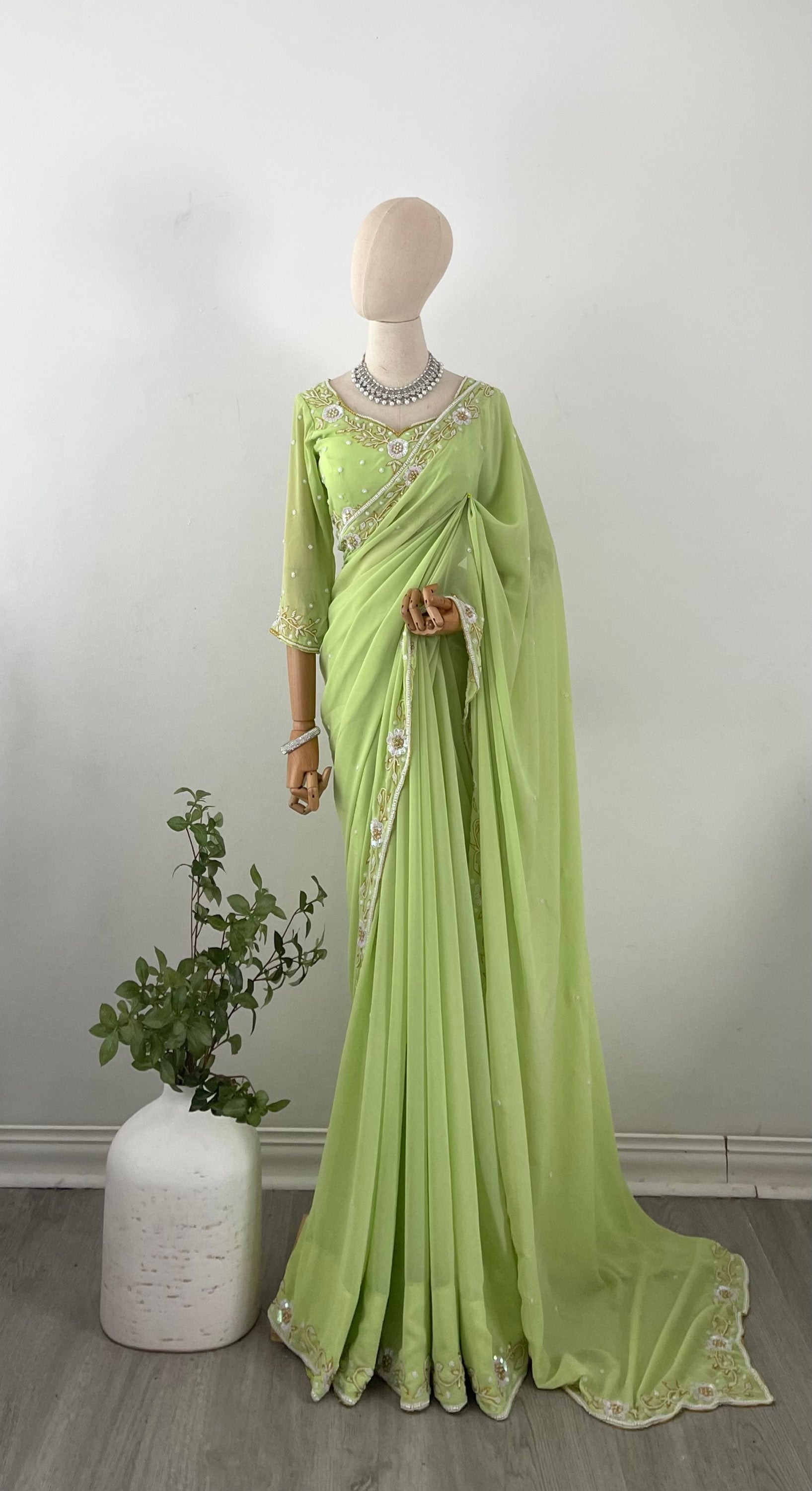 The Handwork Saree Set image 4