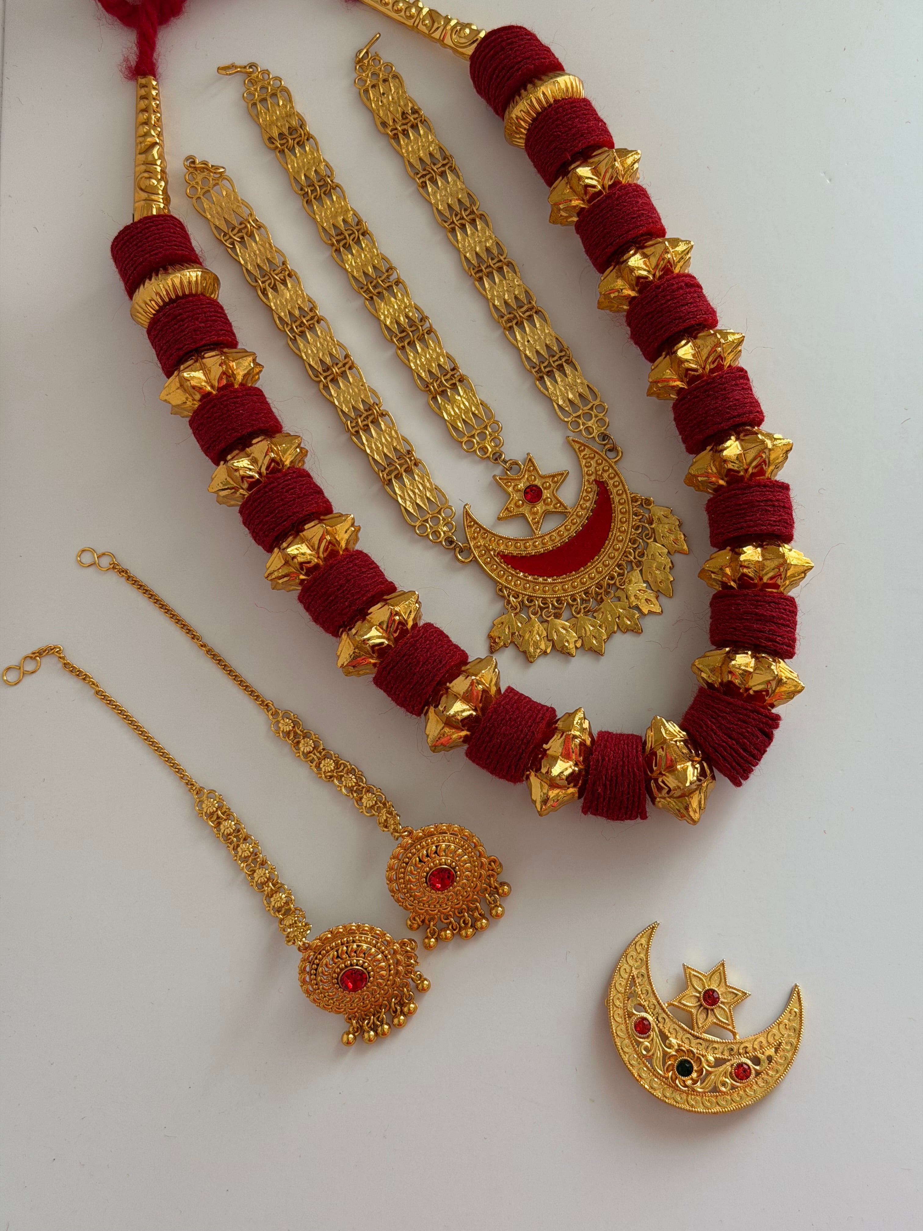 Traditional Jewelry Set