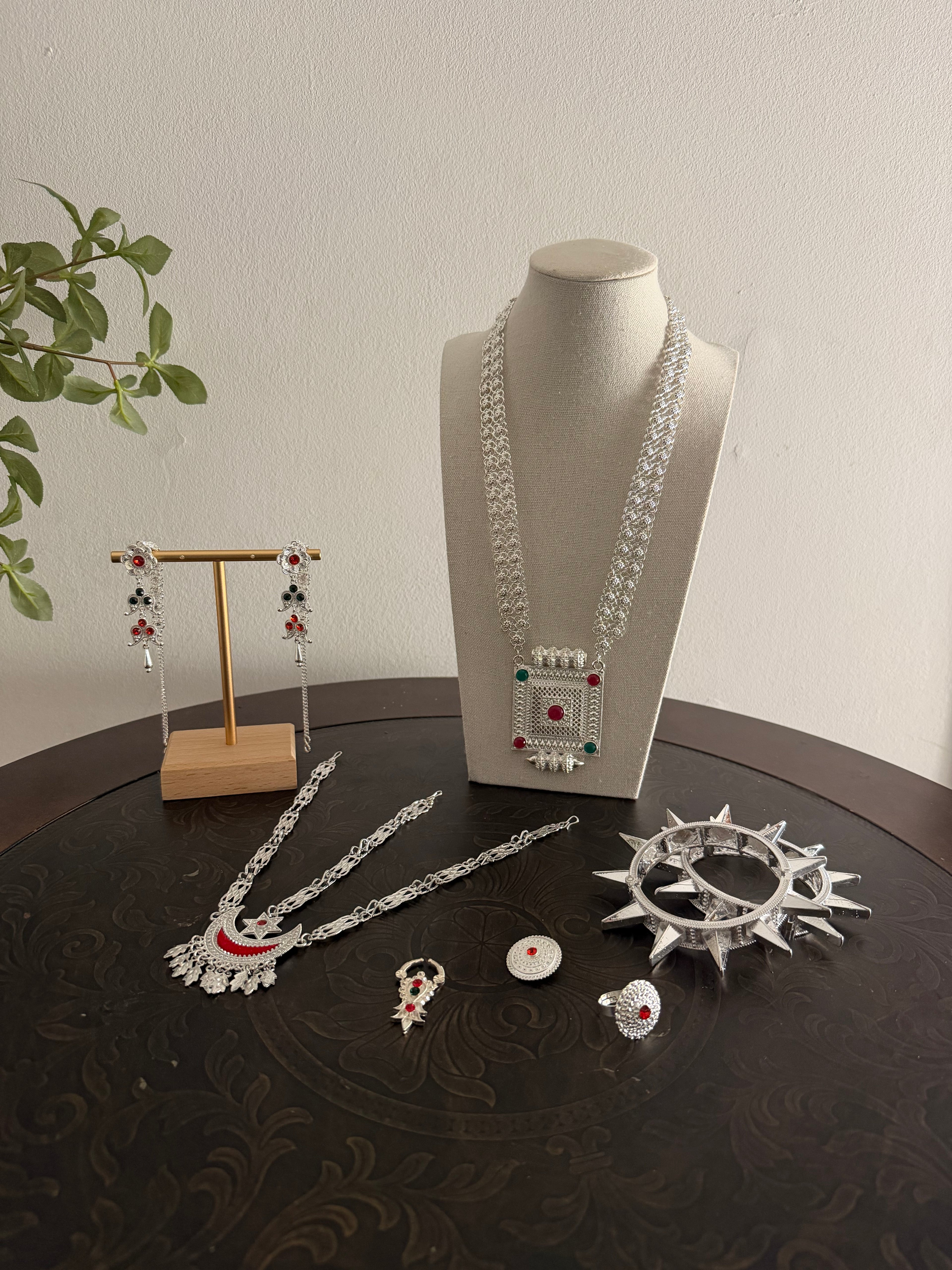 Traditional Jewelry Set
