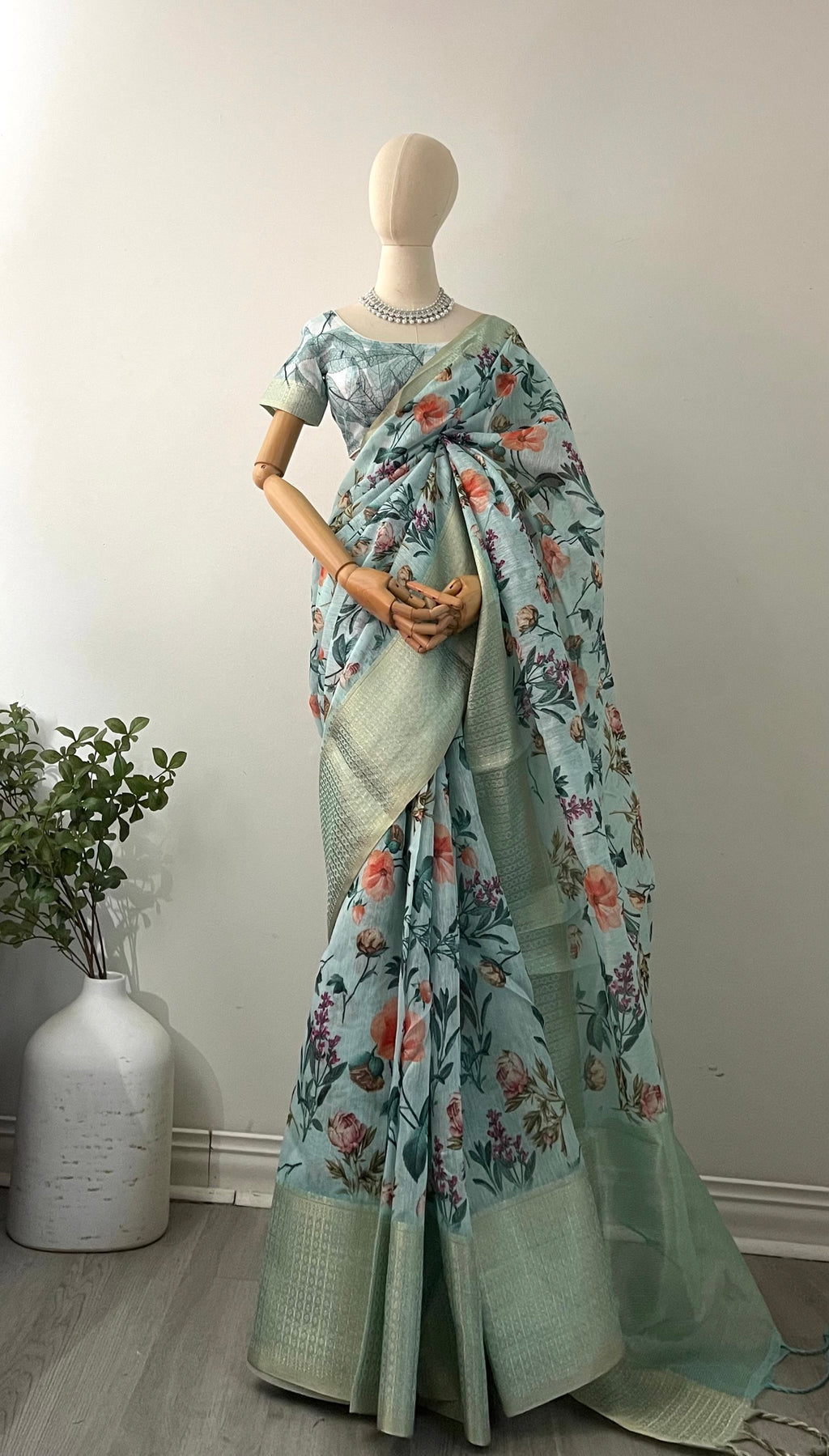 The Saree Set image 1