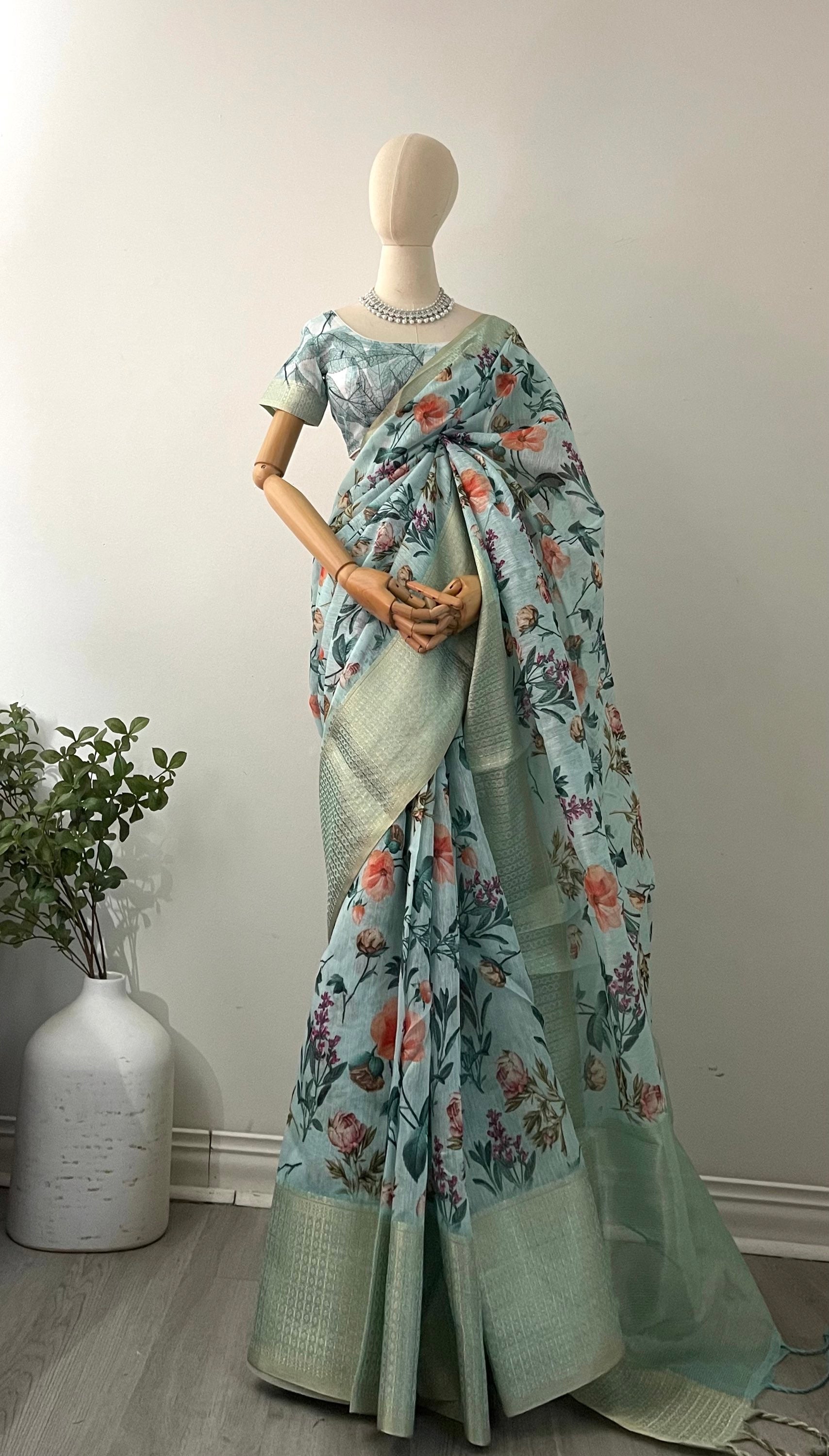 The Saree Set image 1