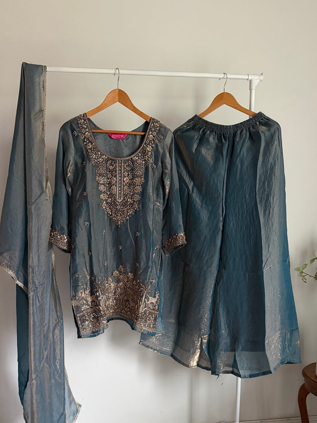 Fandysilk worked Kurta suit