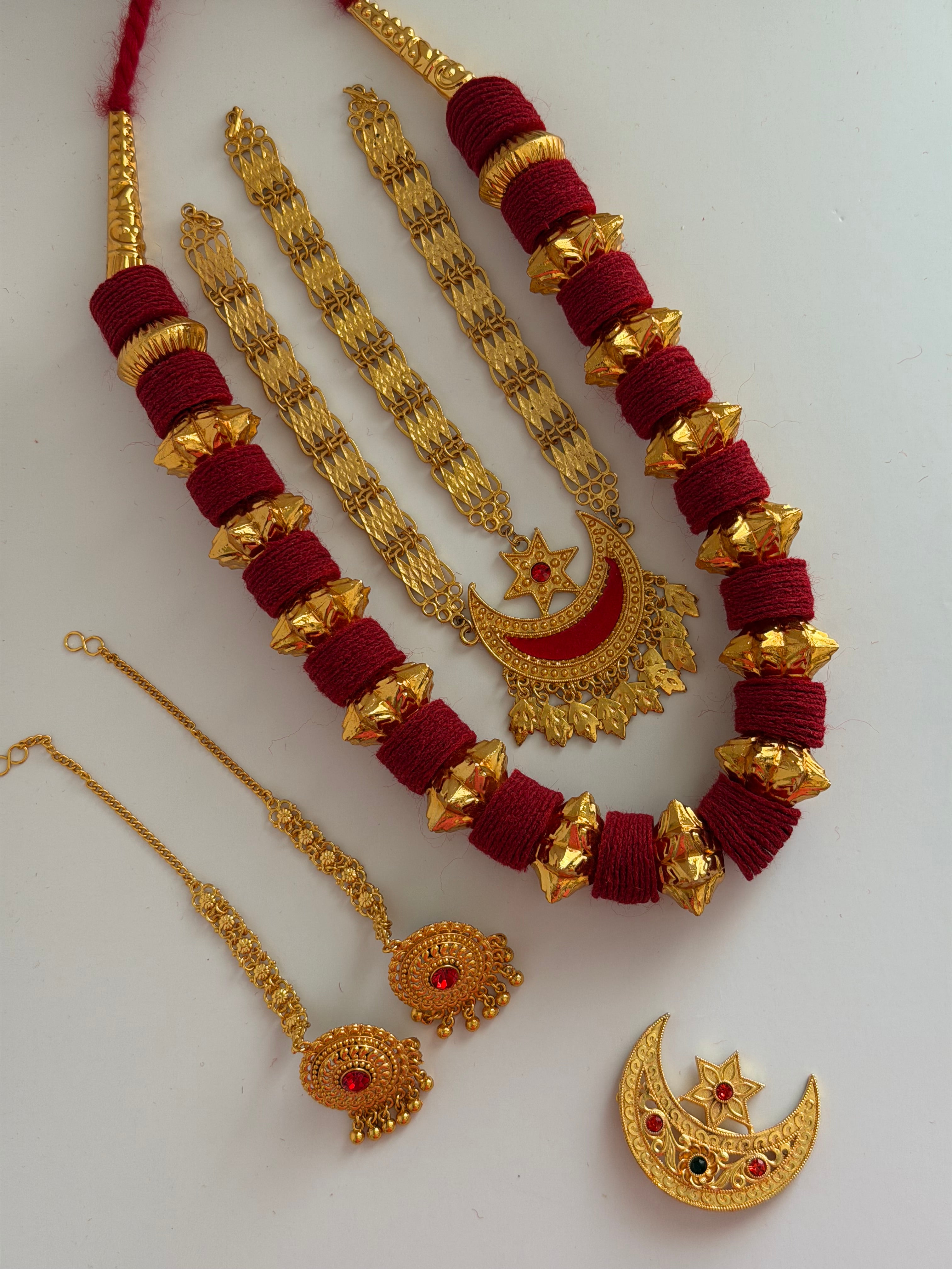 Traditional Jewelry Set