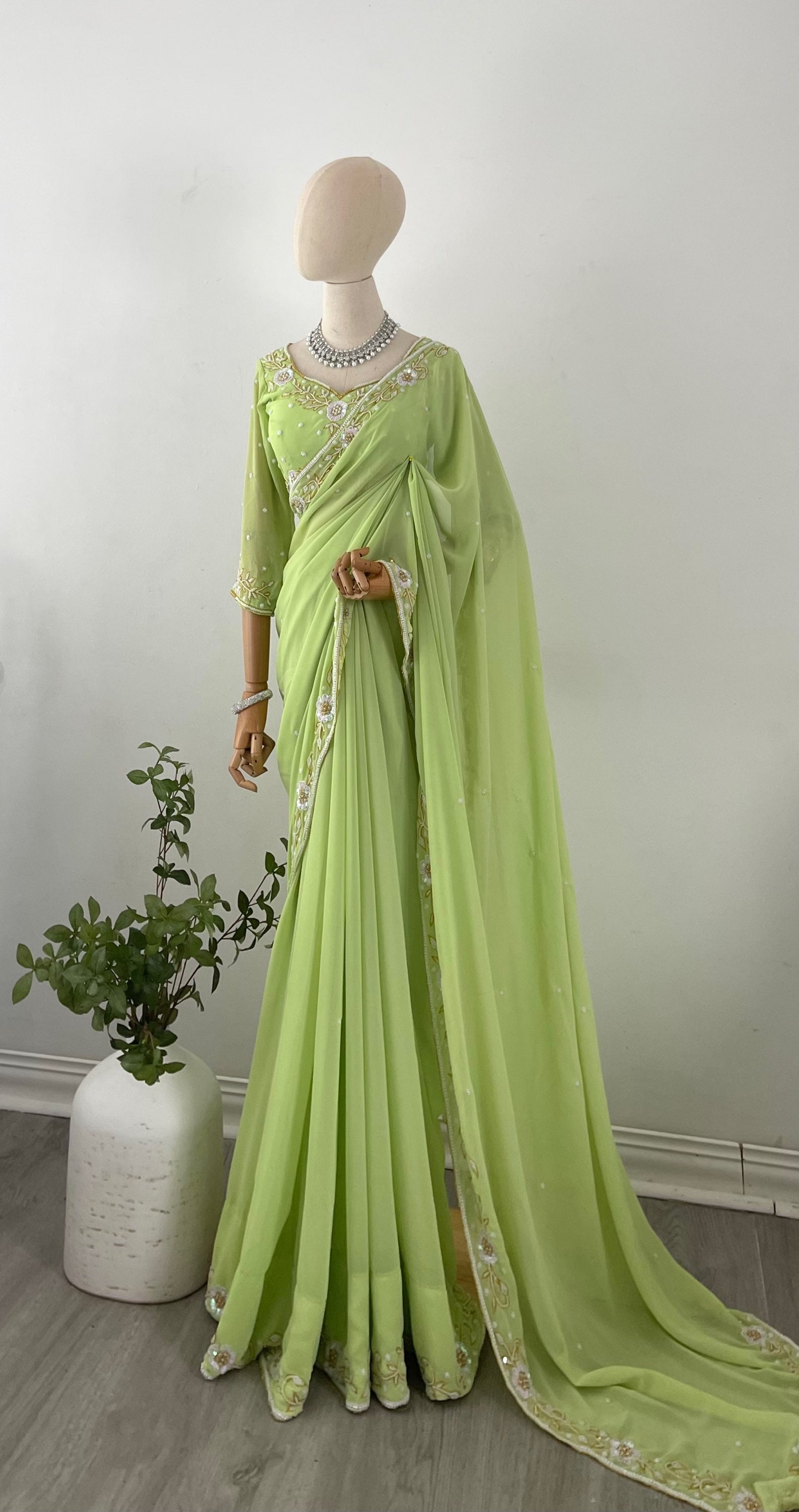 The Handwork Saree Set image 3