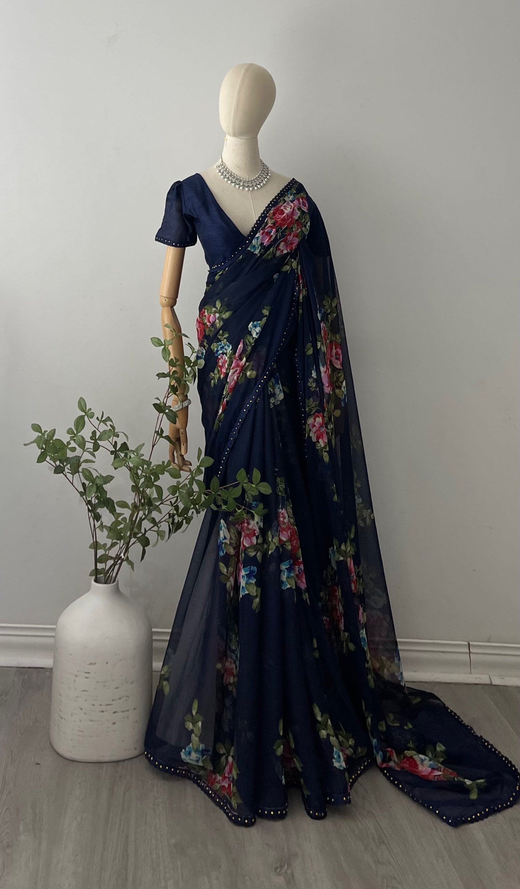 HE SAREE SET image 3