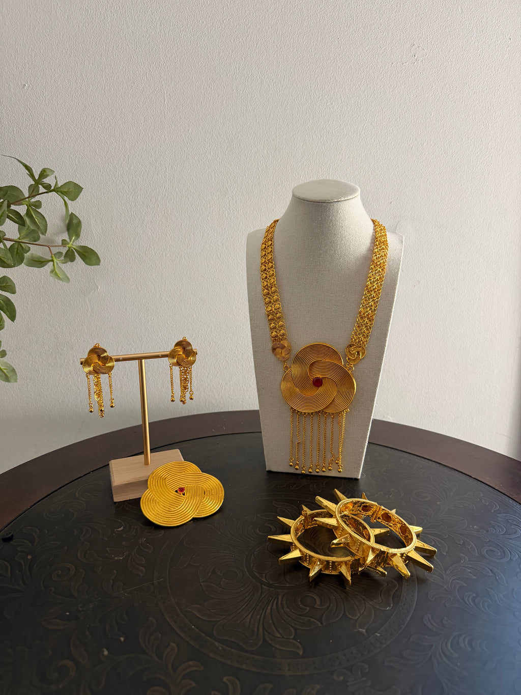 Traditional Gold Bunchat Ornament set