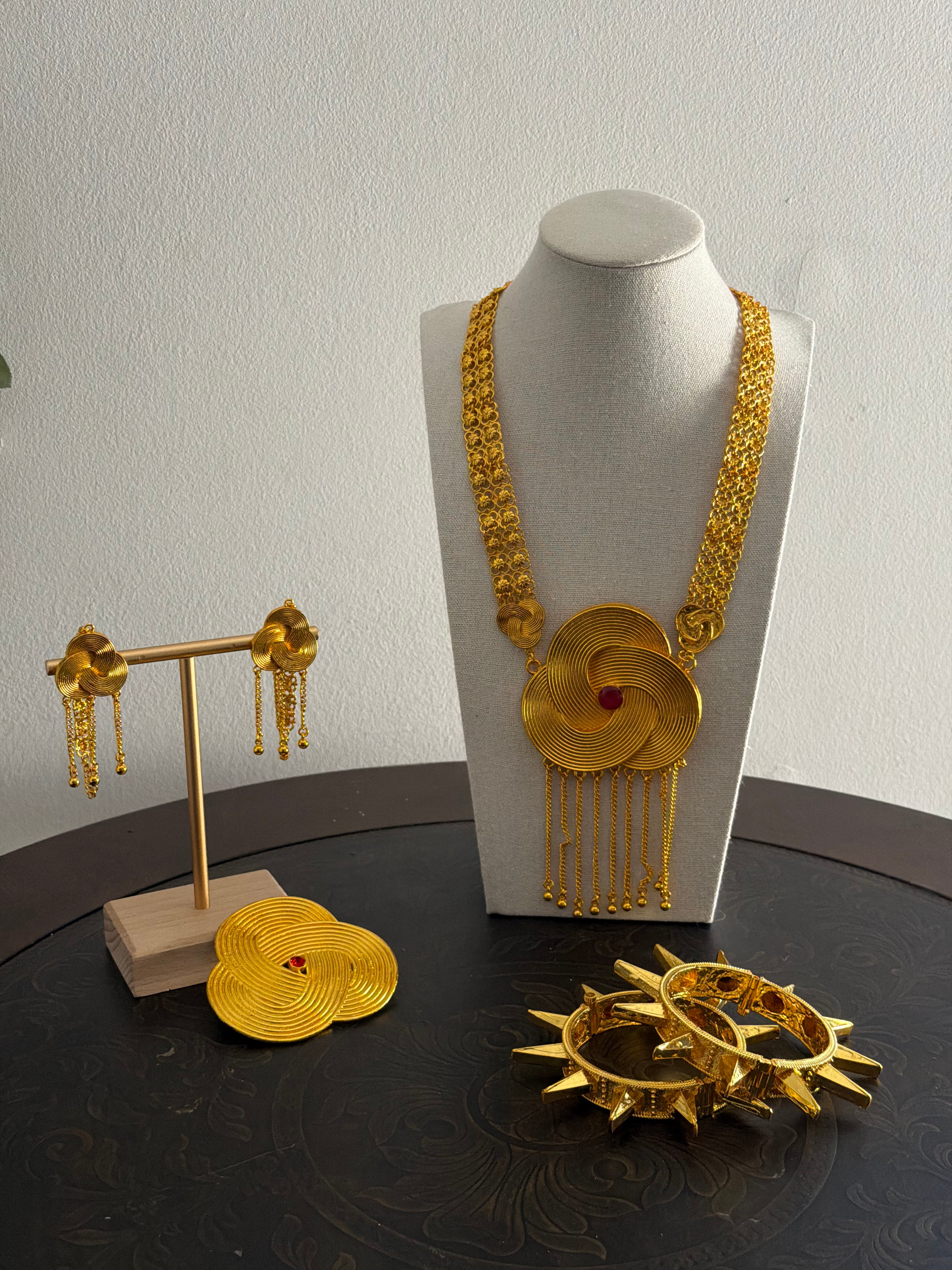 Traditional Gold Bunchat Ornament set
