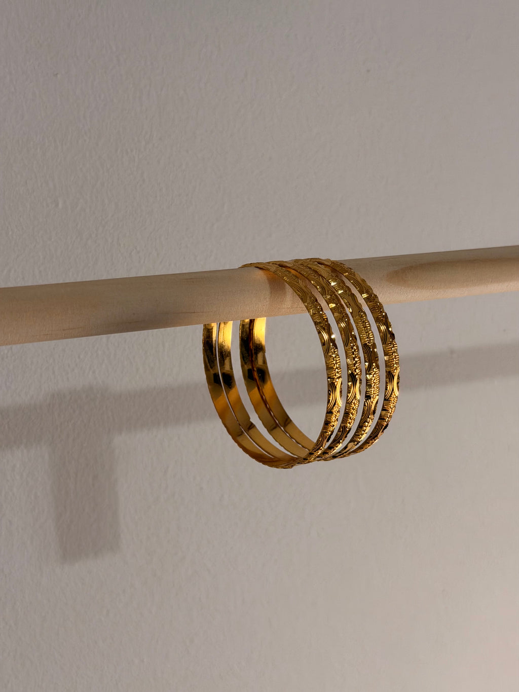 Cinerri Gold Plated Pack Of 4 Gold Plated Bangles