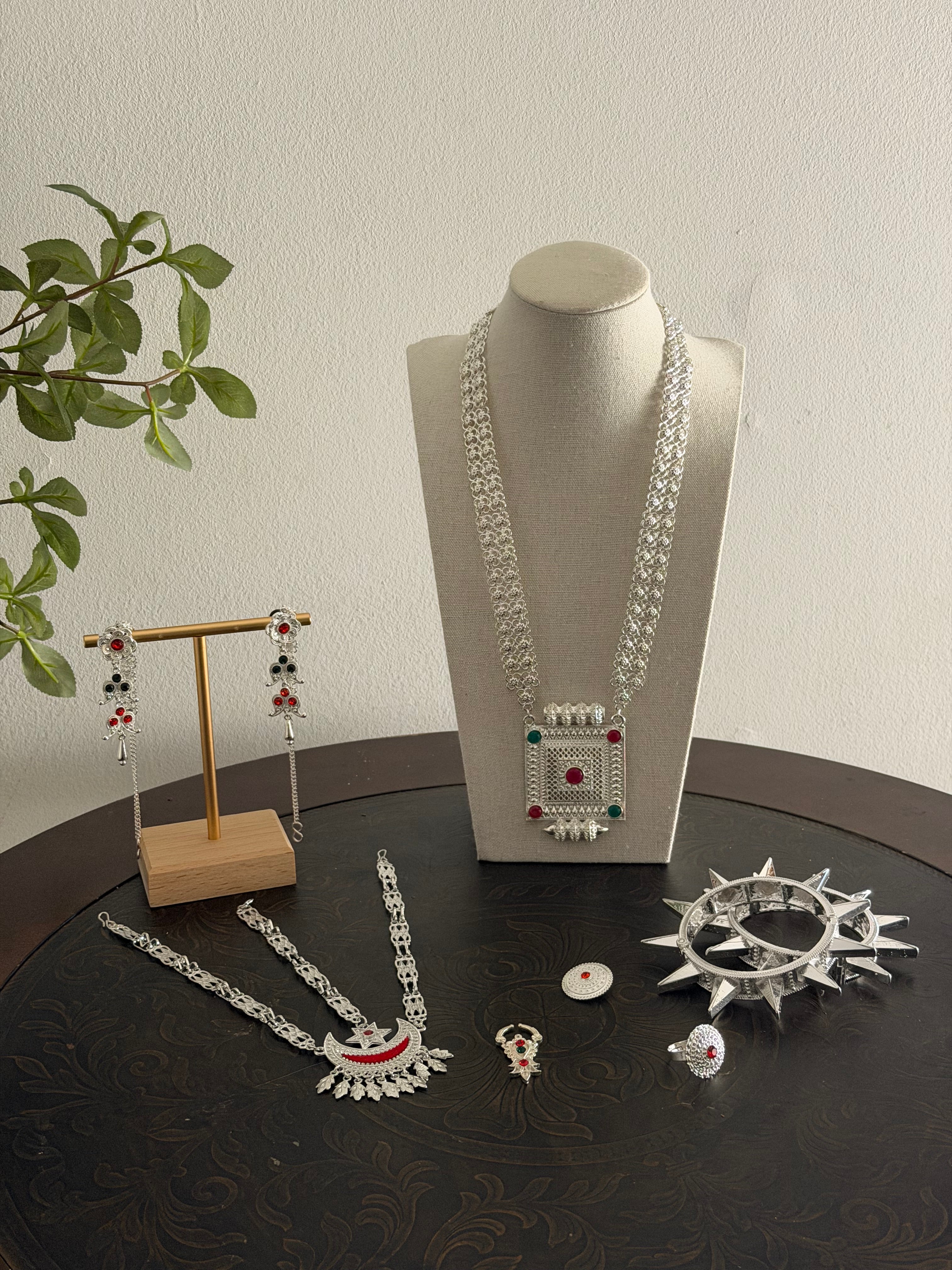 Traditional Jewelry Set