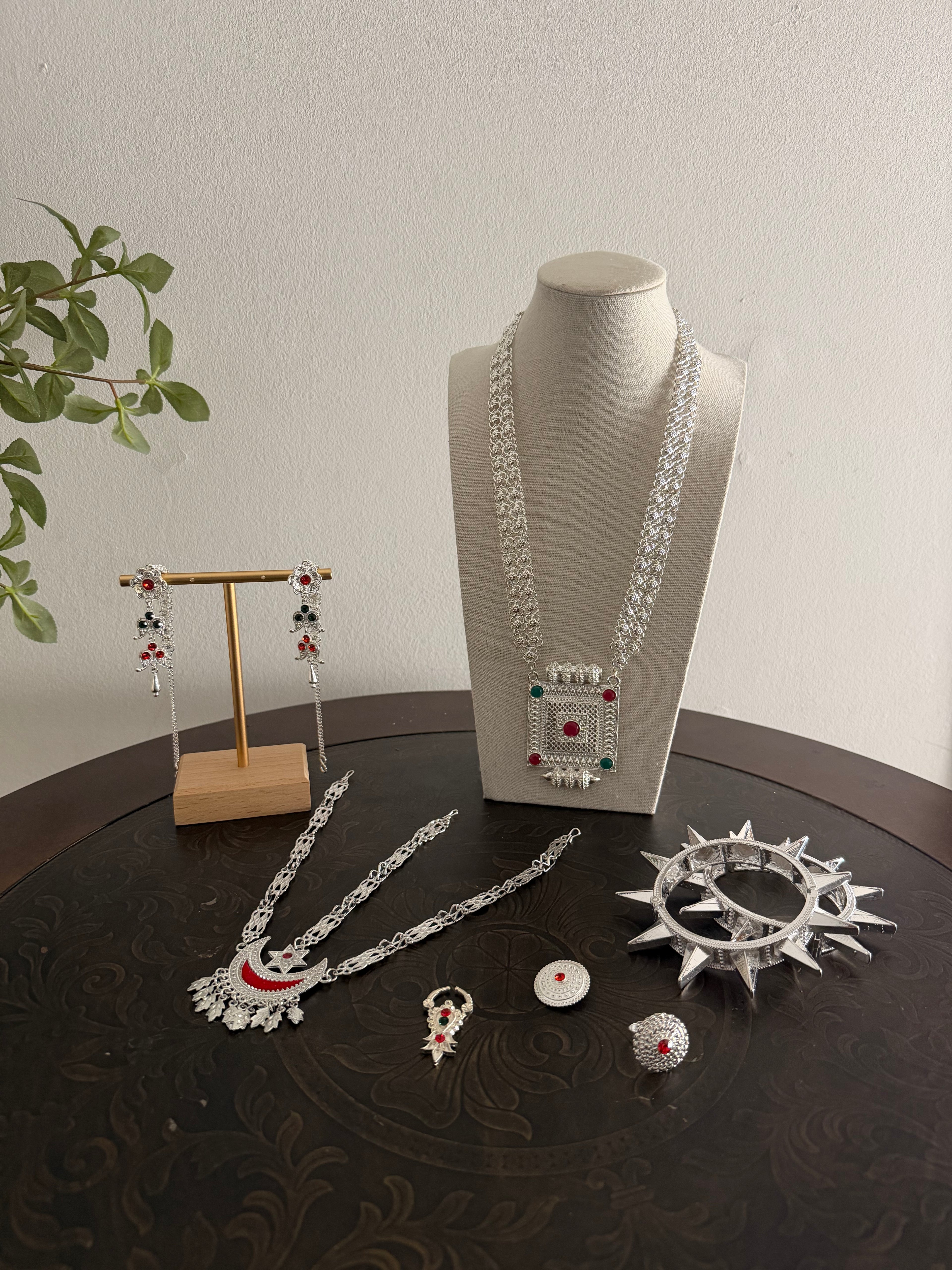 Traditional Jewelry Set