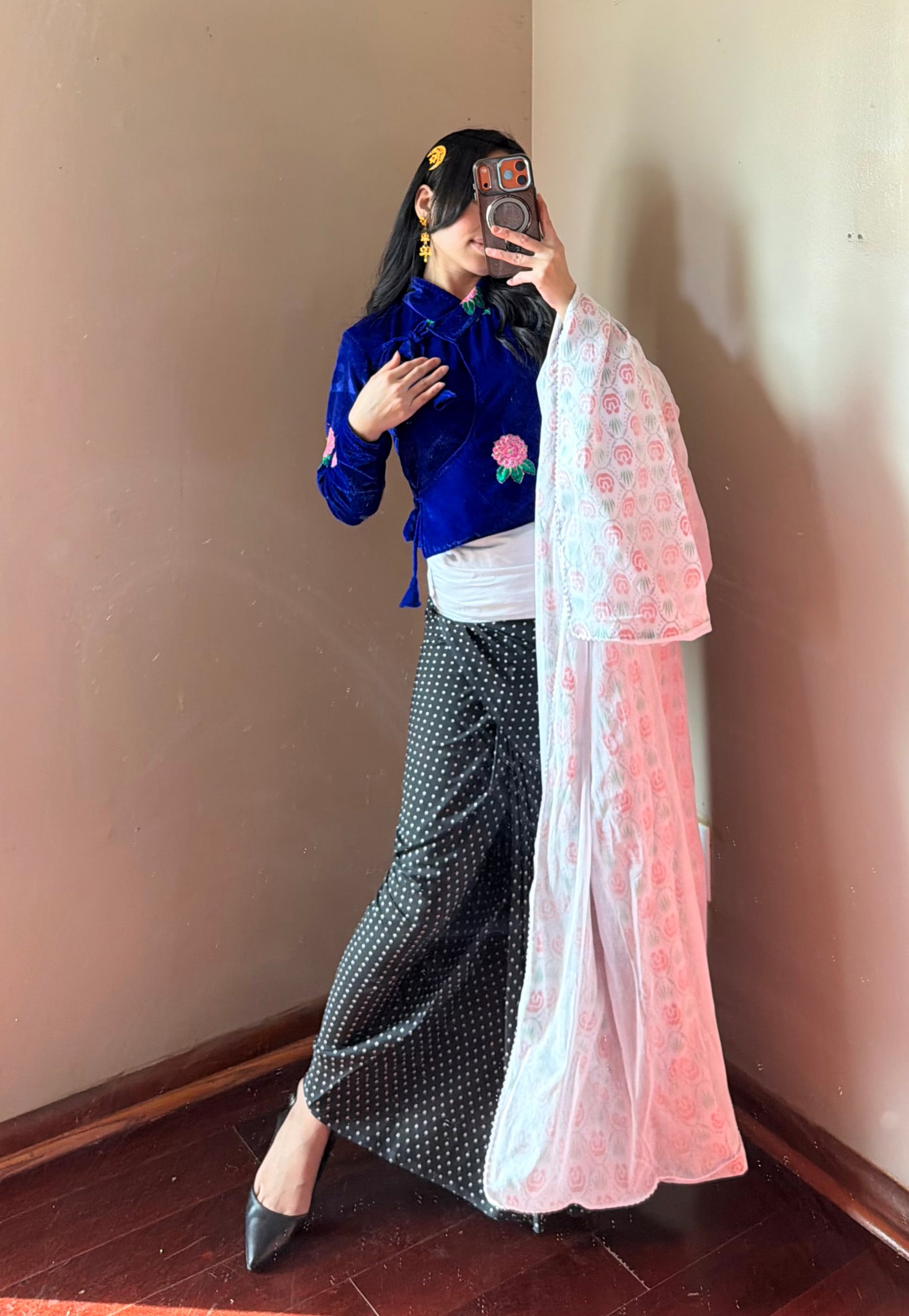 Velvet Lalai Gurash Fariya Saree Set