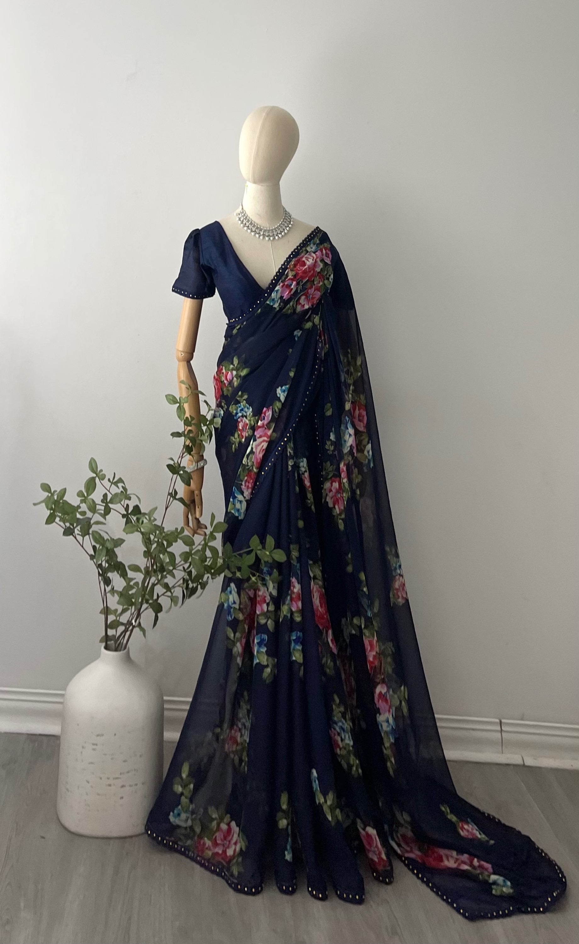 HE SAREE SET image 0