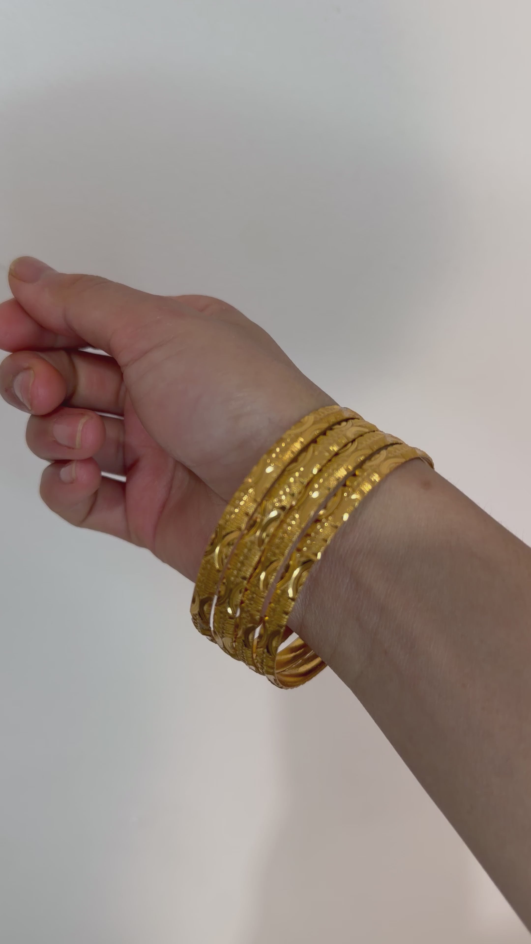Cinerri Gold Plated Pack Of 4 Gold Plated Bangles