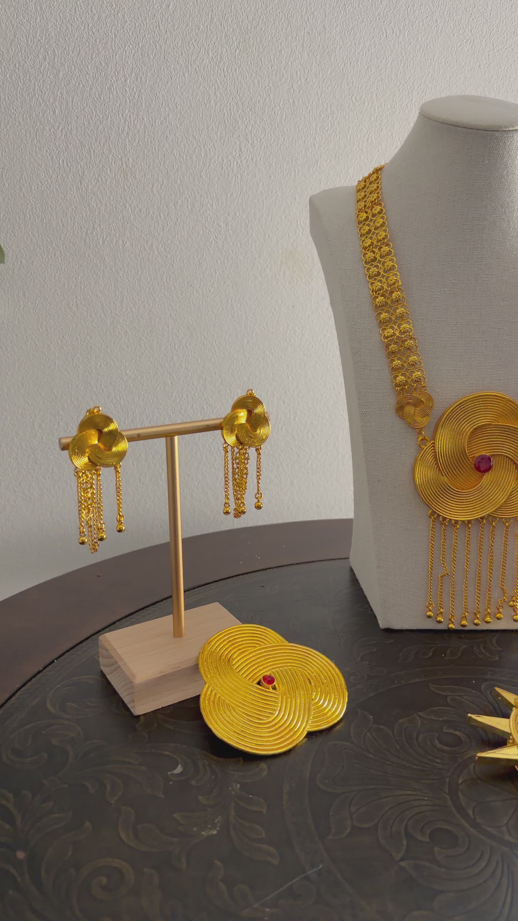 Traditional Gold Bunchat Ornament set