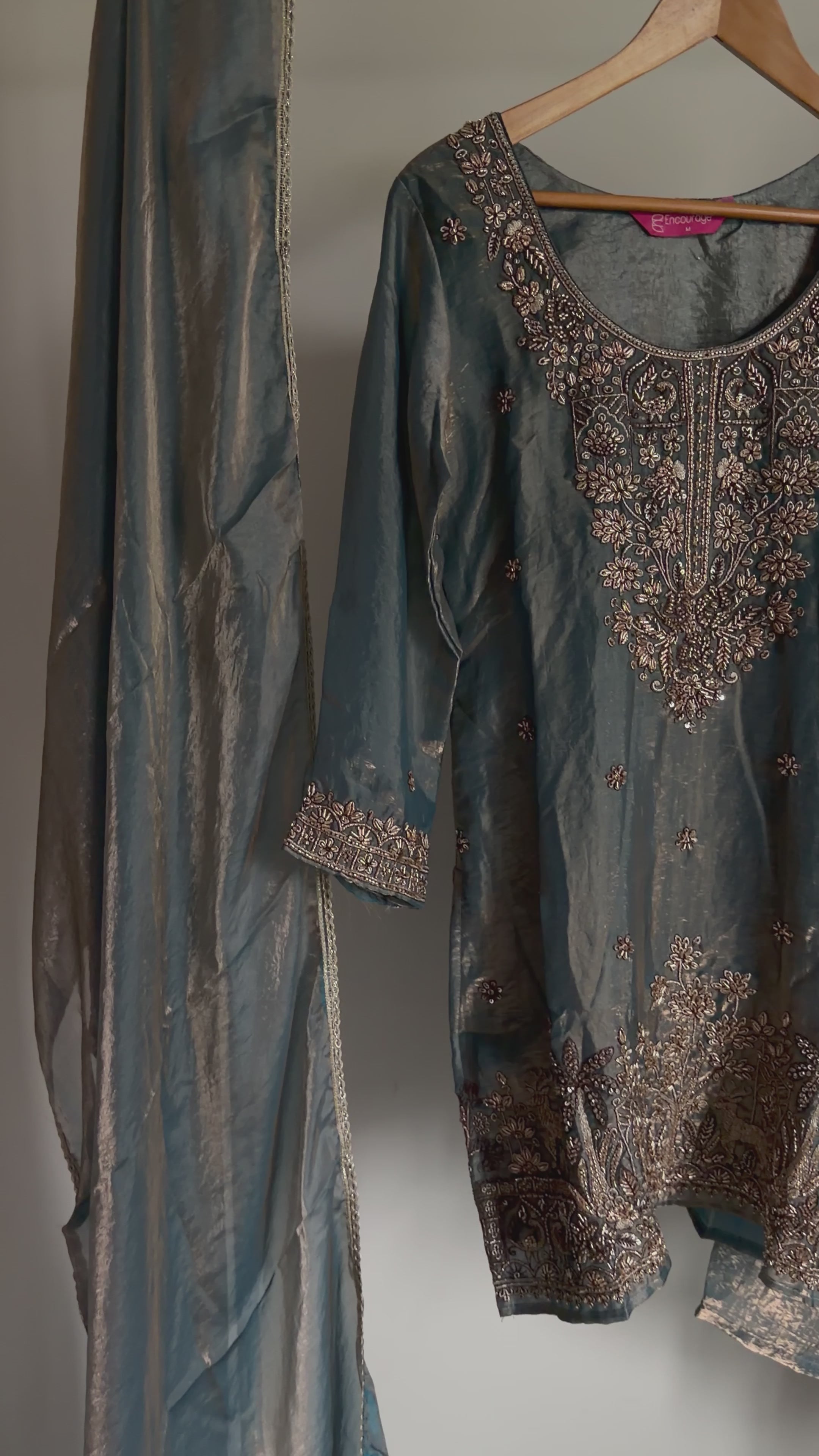 Fandysilk worked Kurta suit