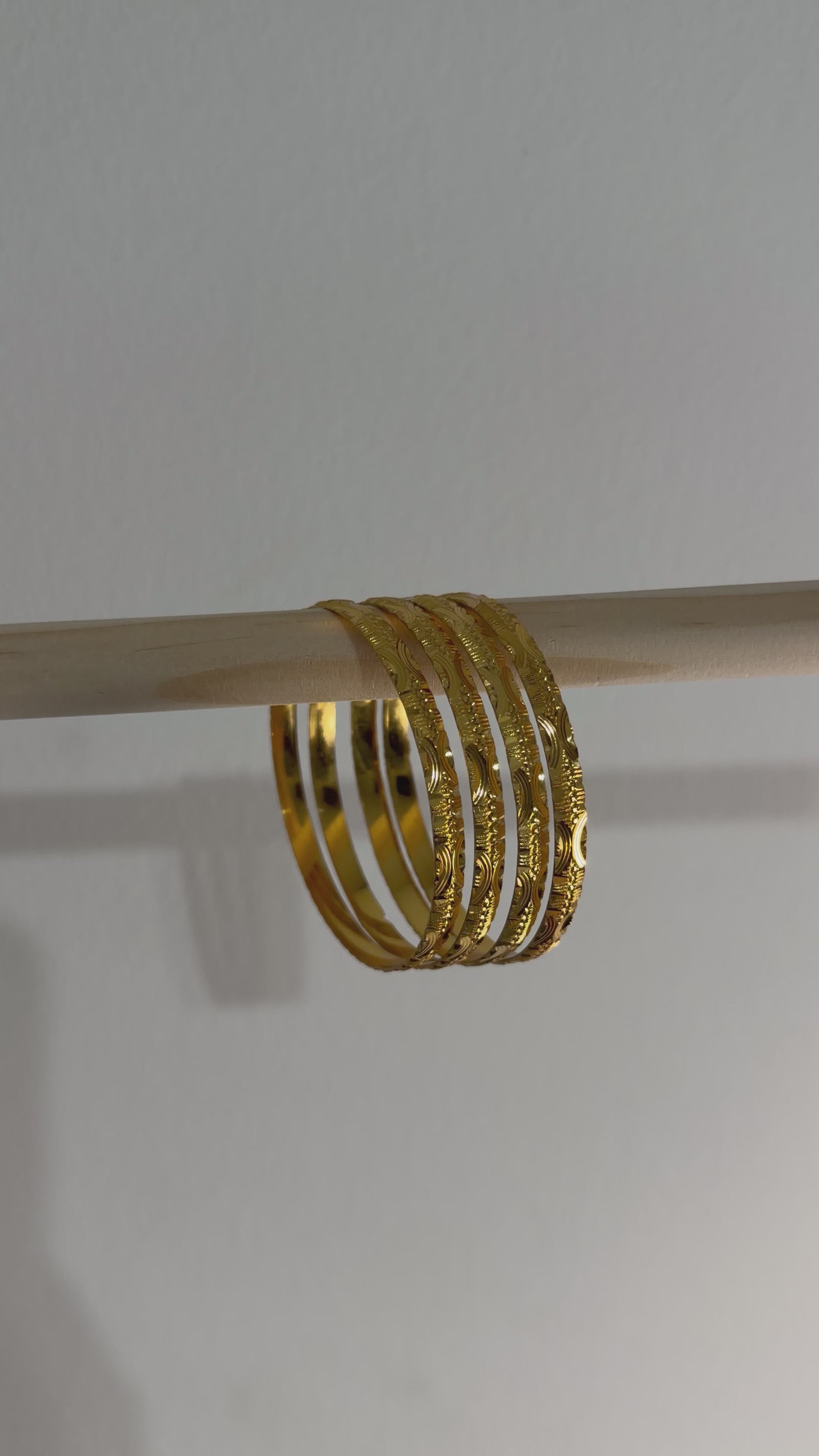 Cinerri Gold Plated Pack Of 4 Gold Plated Bangles